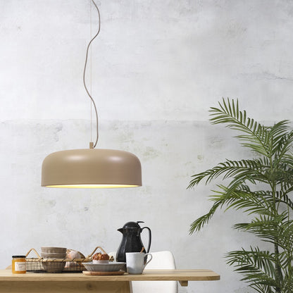 retro-grijze-komvormige-hanglamp-its-about-romi-marseille-ai-sfeer_image