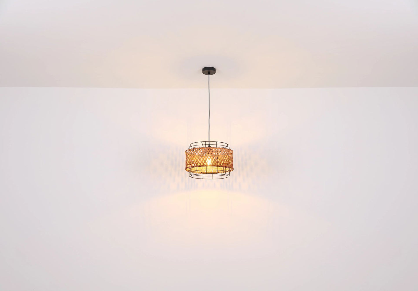 zwarte-hanglamp-met-bamboe-en-gaas-gina-variant-image4