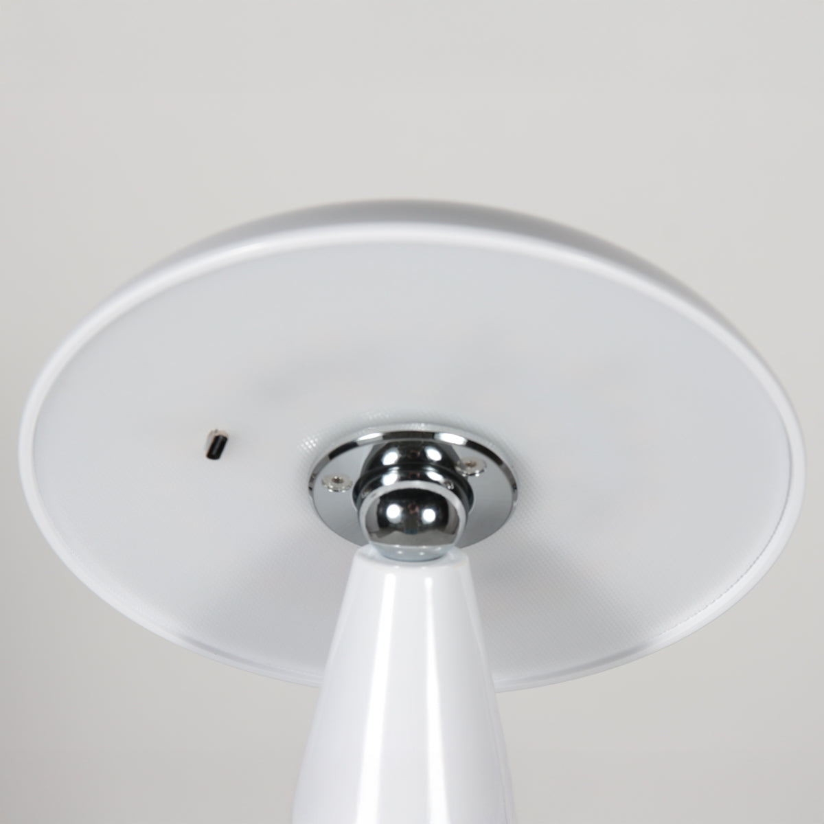 witte-oplaadbare-tafellamp-paddenstoelvorm-met-touchdimmer-anne-mush-variant-image5