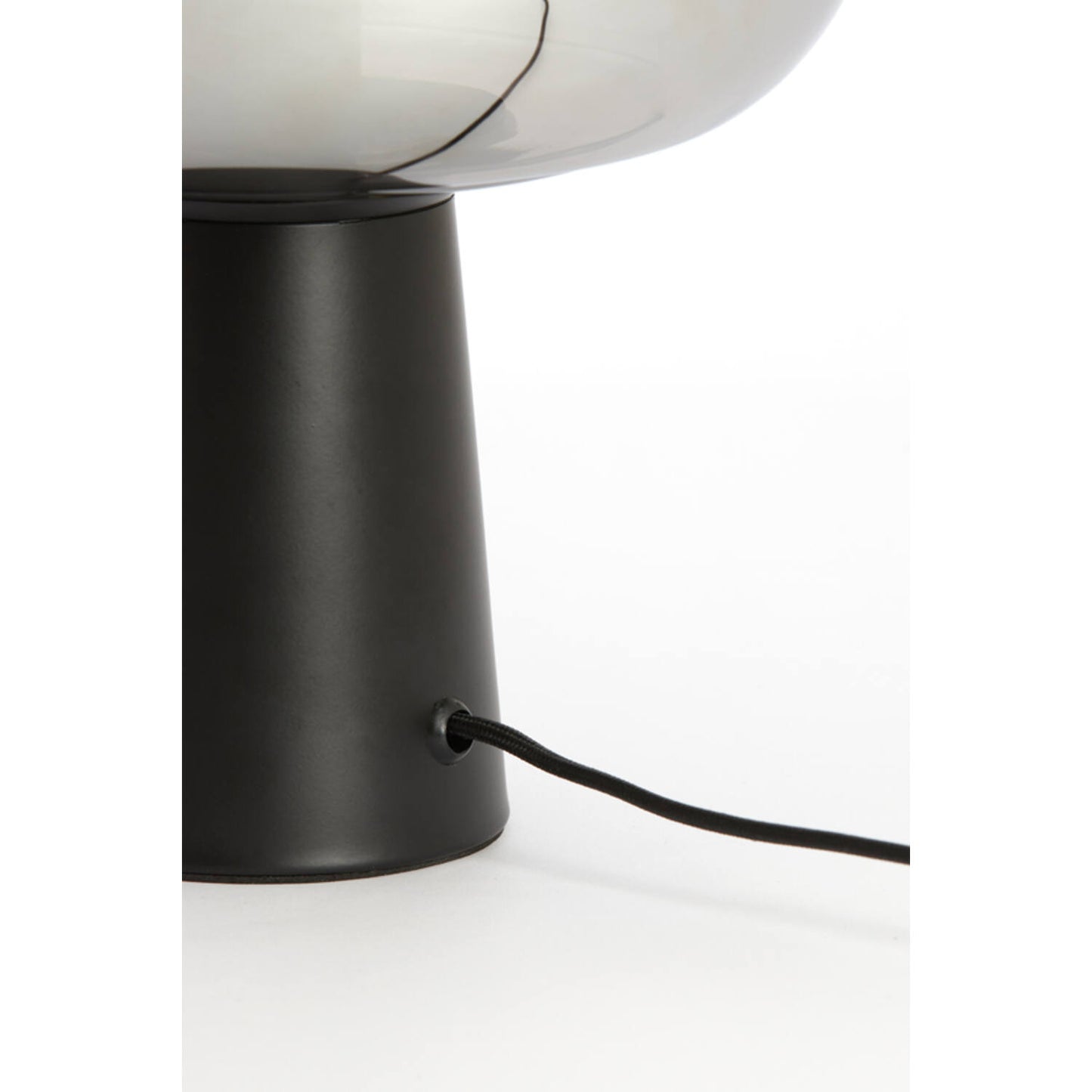 retro-zwarte-rookglazen-tafellamp-light-living-misty-variant-image1
