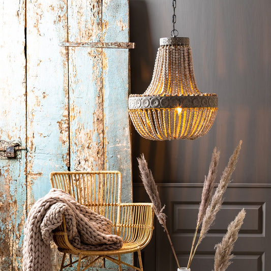 houten-kralen-kroonluchter-hanglamp-light-living-luna-ai-sfeer_image