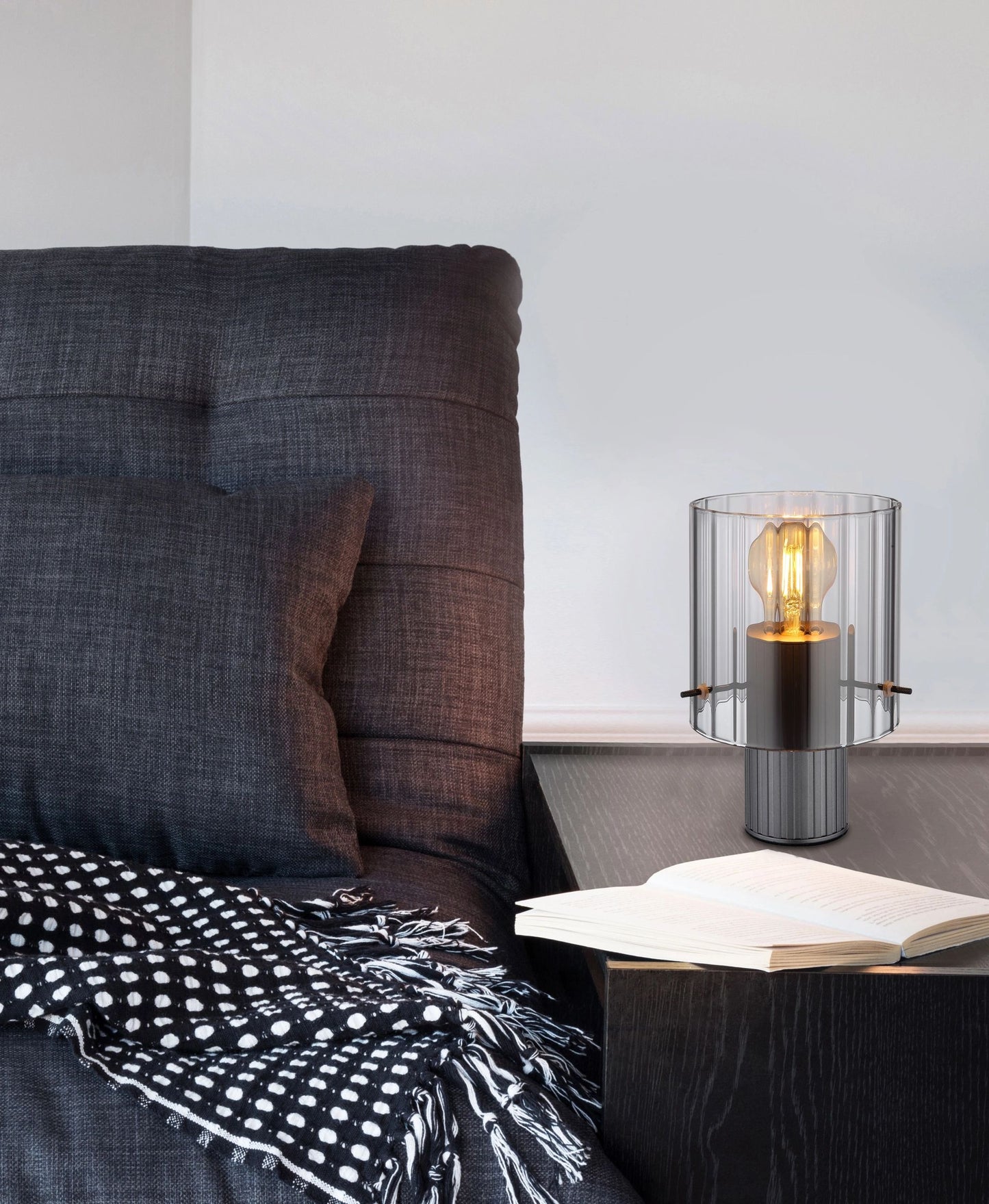 moderne-metalen-tafellamp-met-rookkleurige-kap-tulivar-variant-image3