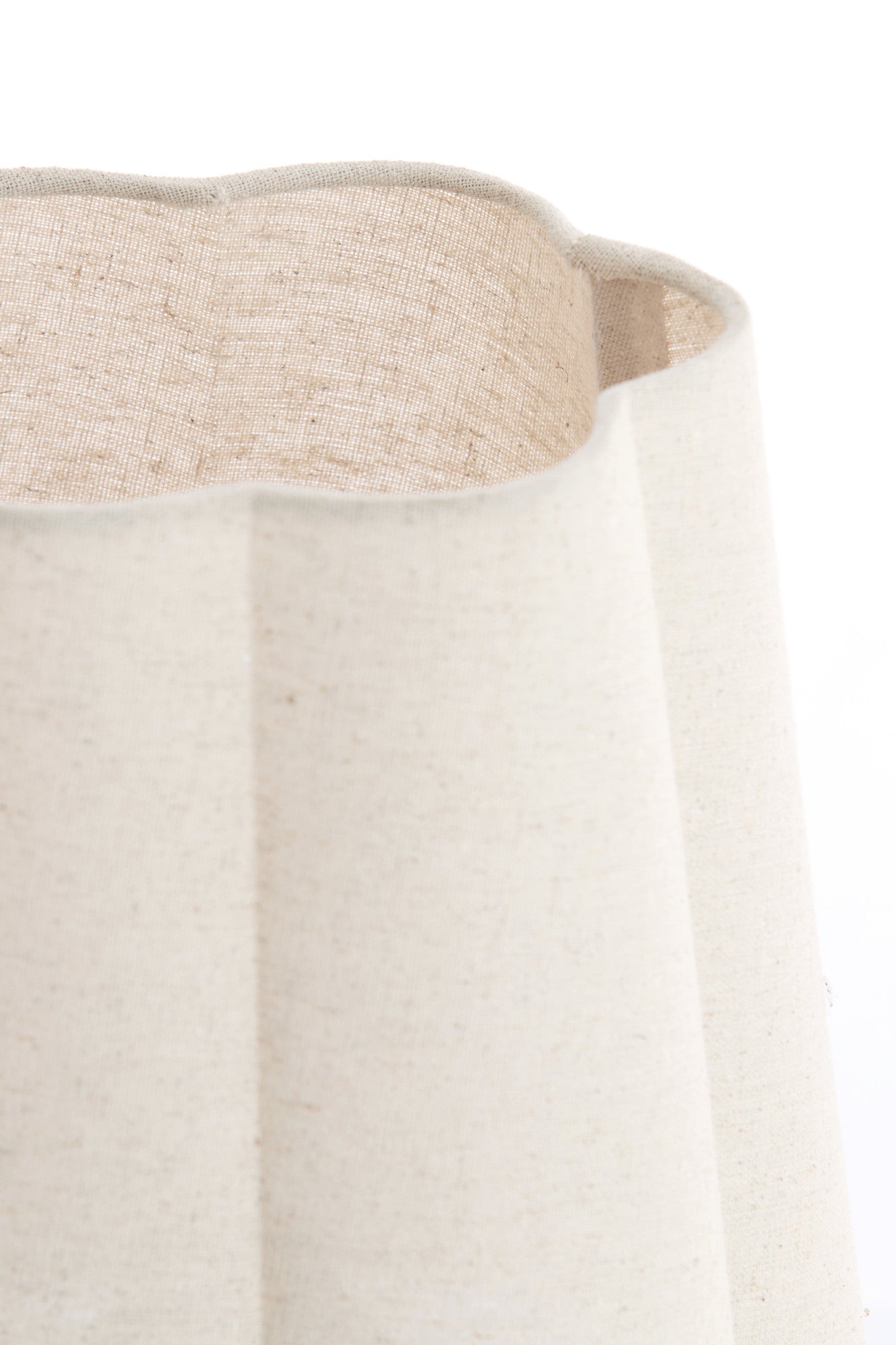 ribbel-structur-tafellamp-in-creme-kleur-light-living-musaby-variant-image2