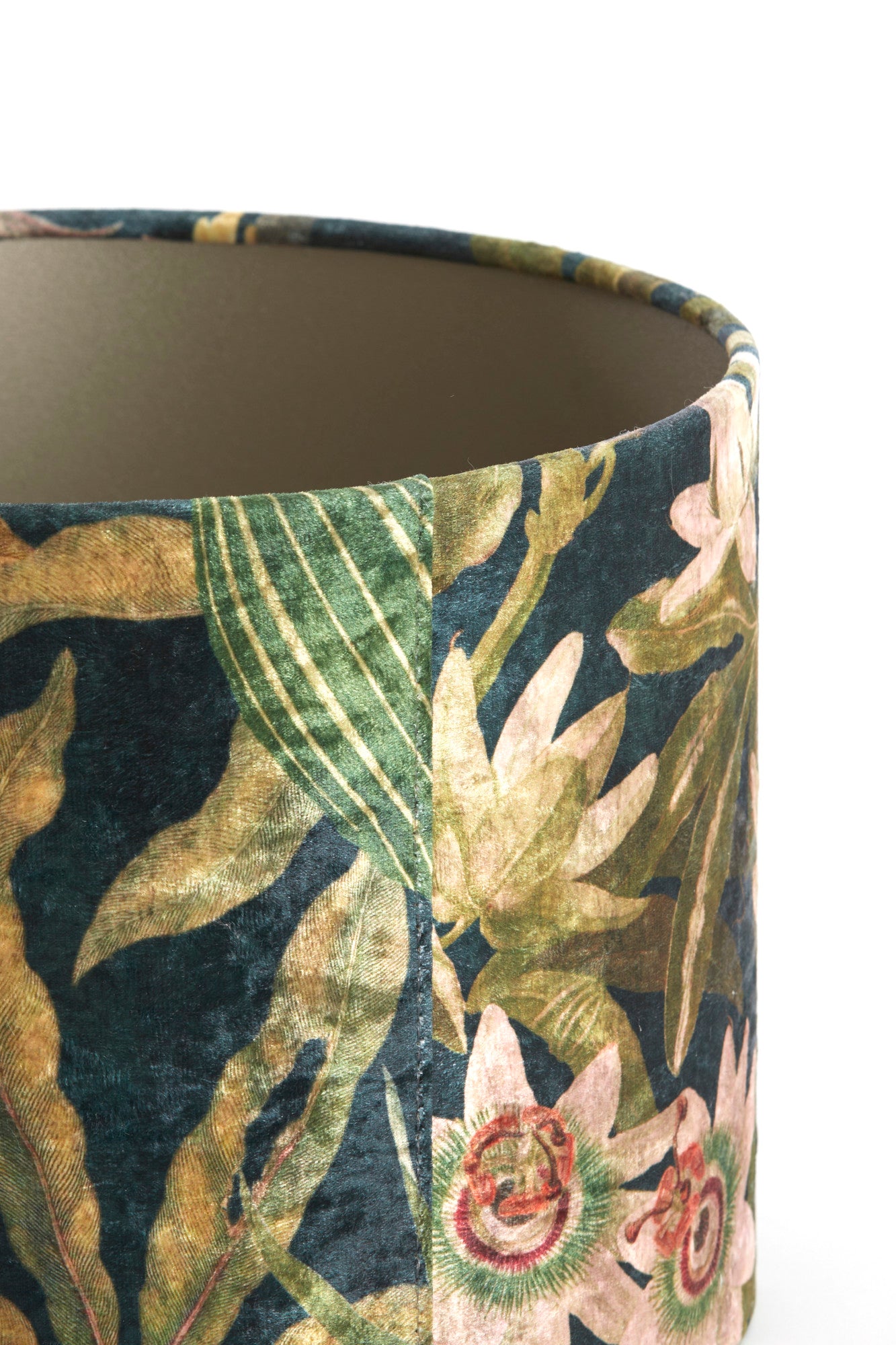 gedecoreerde-lampenkap-met-bladmotief-light-living-passion-variant-image5