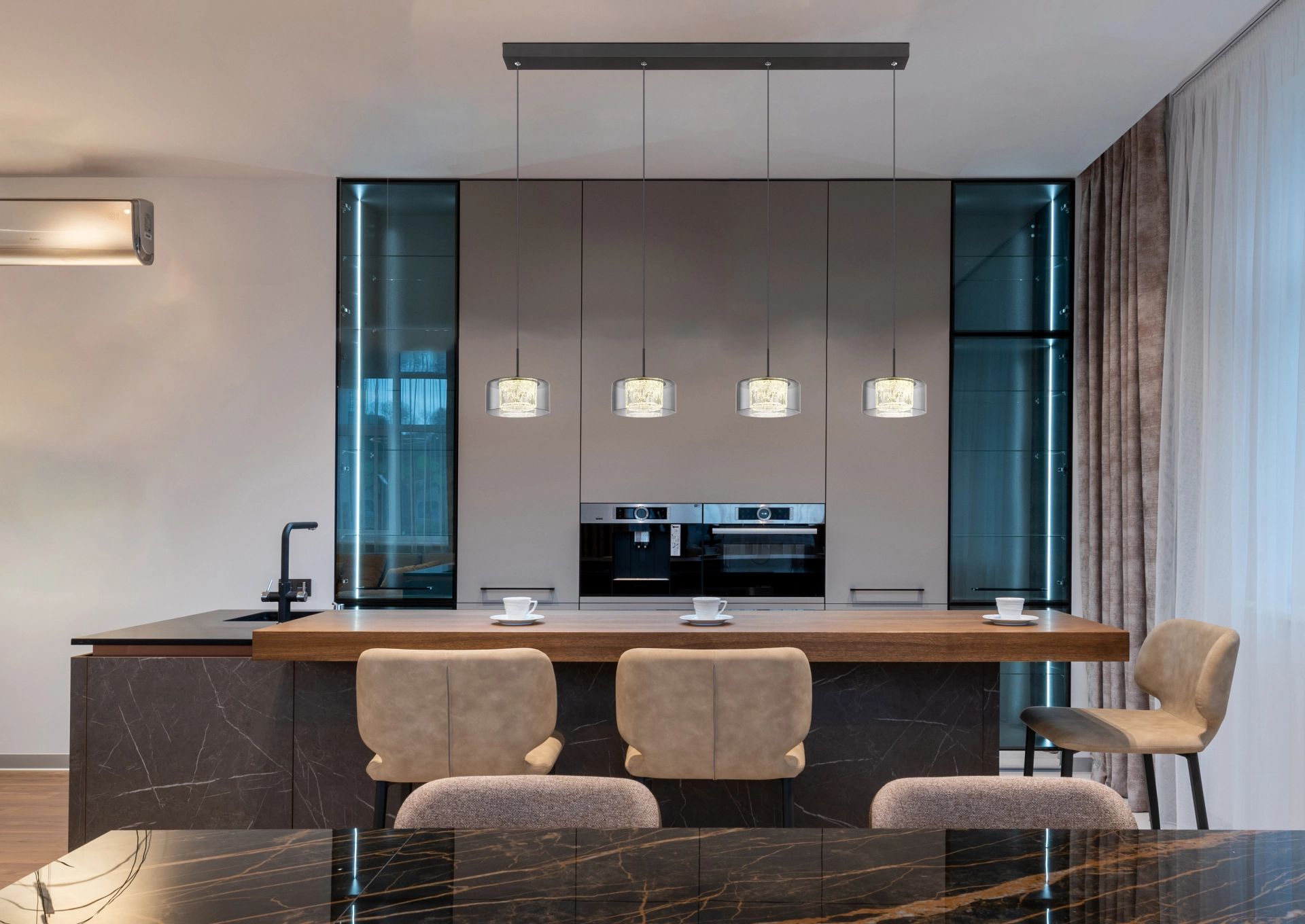 moderne-hanglamp-mat-zwart-met-glazen-kappen-fogsy-variant-image4