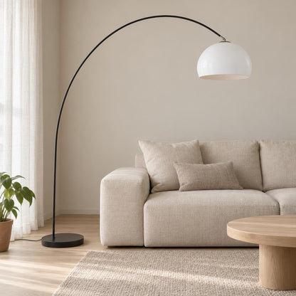 Moderne sort buelampe med hvid kunststofkugle – Mexlite Solva – stemningsbillede