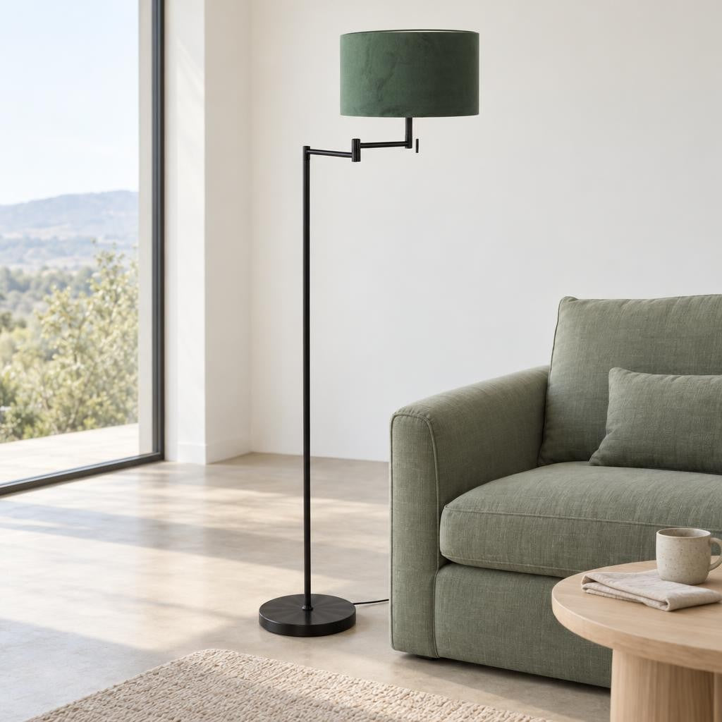 Stojací lampa Mexlite Bella černá se zeleným stínidlem – fotografie v interiéru