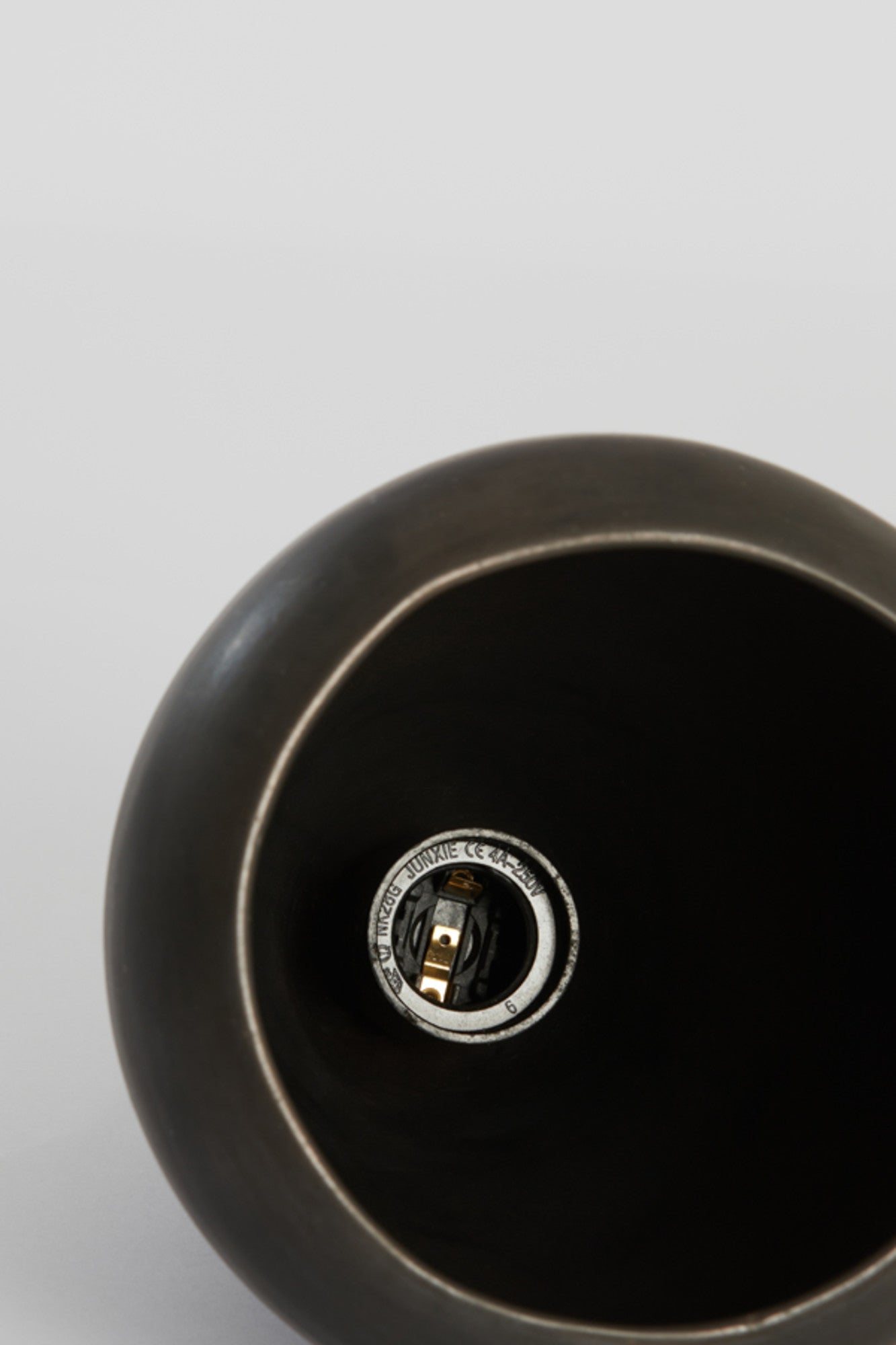 zwarte-druppelvormige-hanglamp-light-living-desi-variant-image7