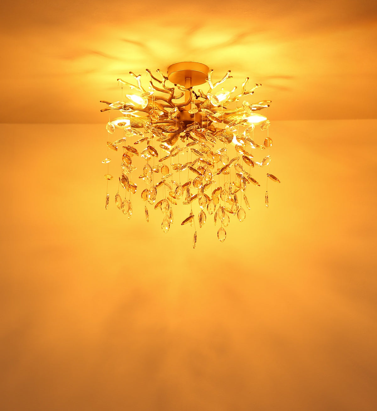 Luminária de teto dourada com cristais de 6 luzes – imagem 3