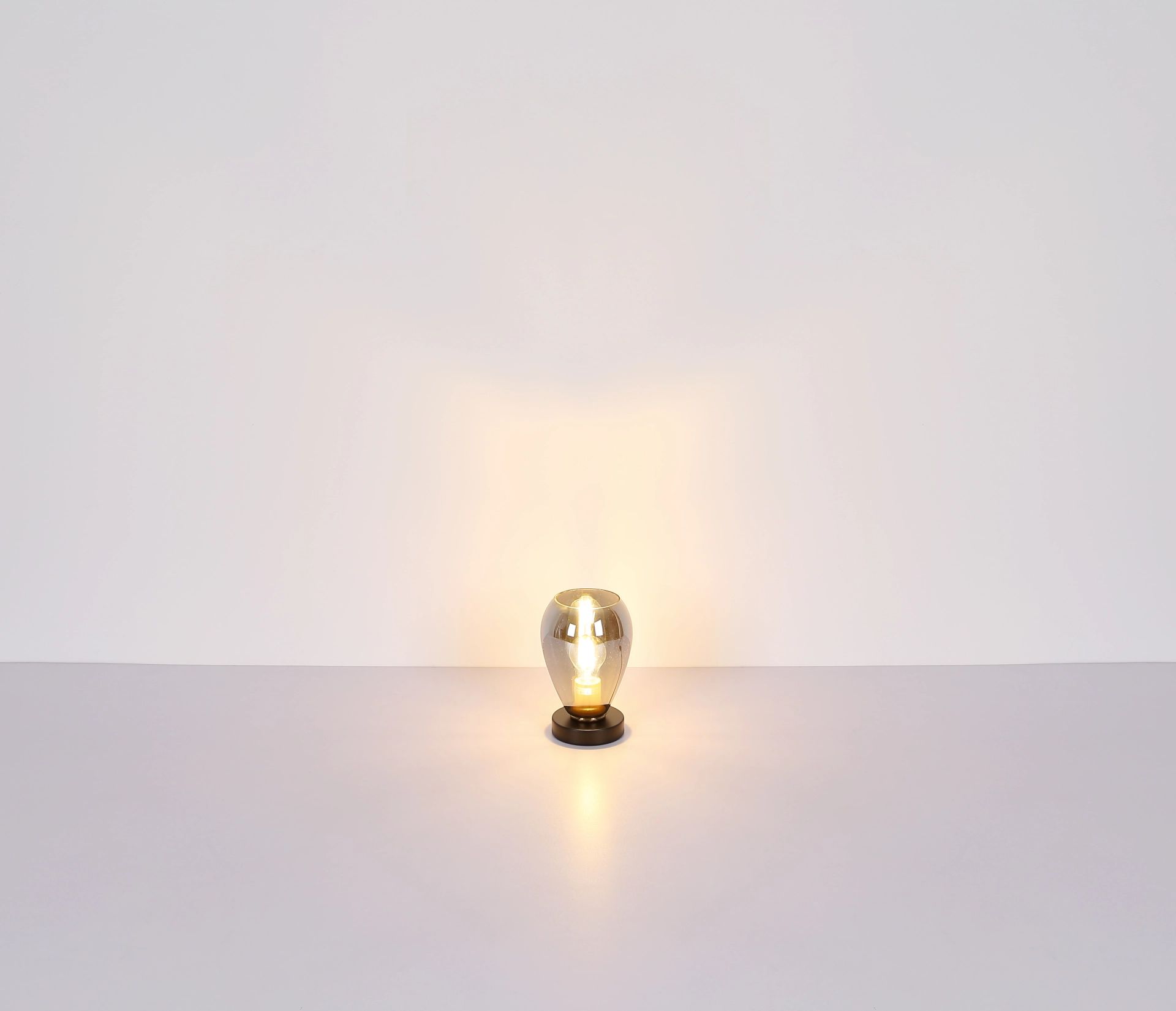 elegante-tafel-lamp-met-glazen-kap-fanni-variant-image4