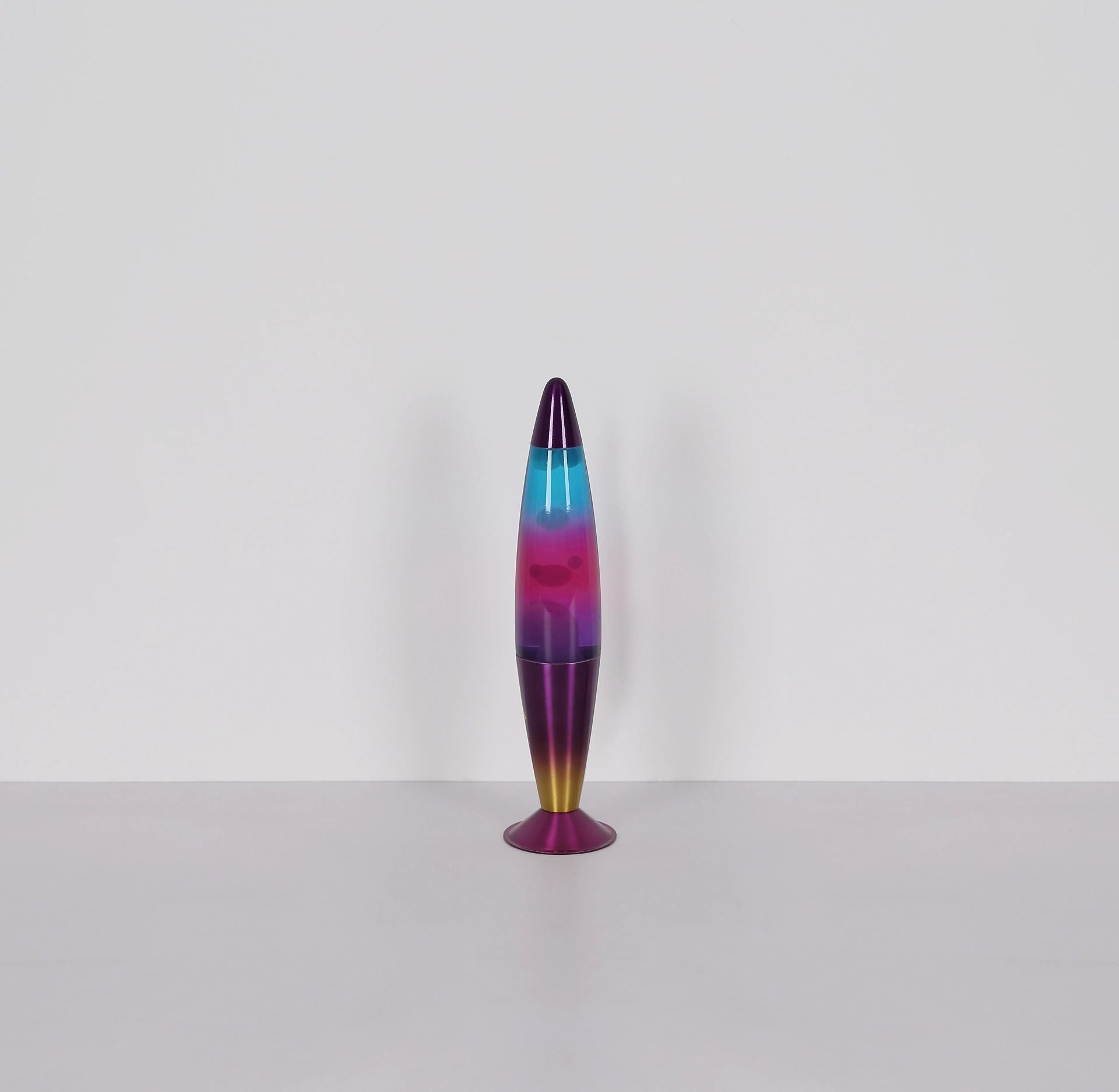 kleurige-raketvormige-tafellamp-met-magma-lamp-etna-variant-image4