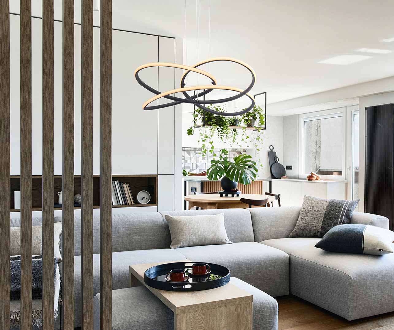 zwart-witte-hanglamp-ronde-ringconstructie-globo-panda-variant-image2