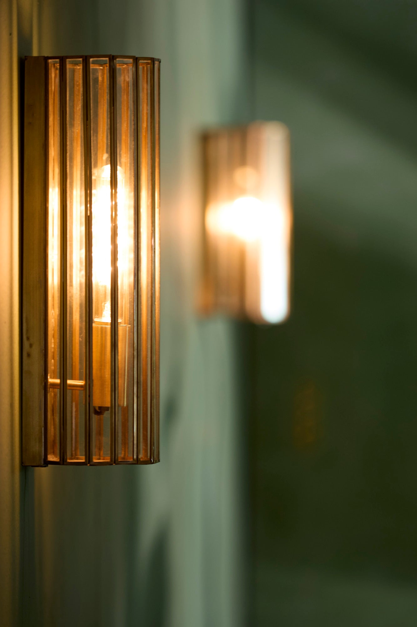 messing-wandlamp-met-glas-light-living-stroeby-variant-image5