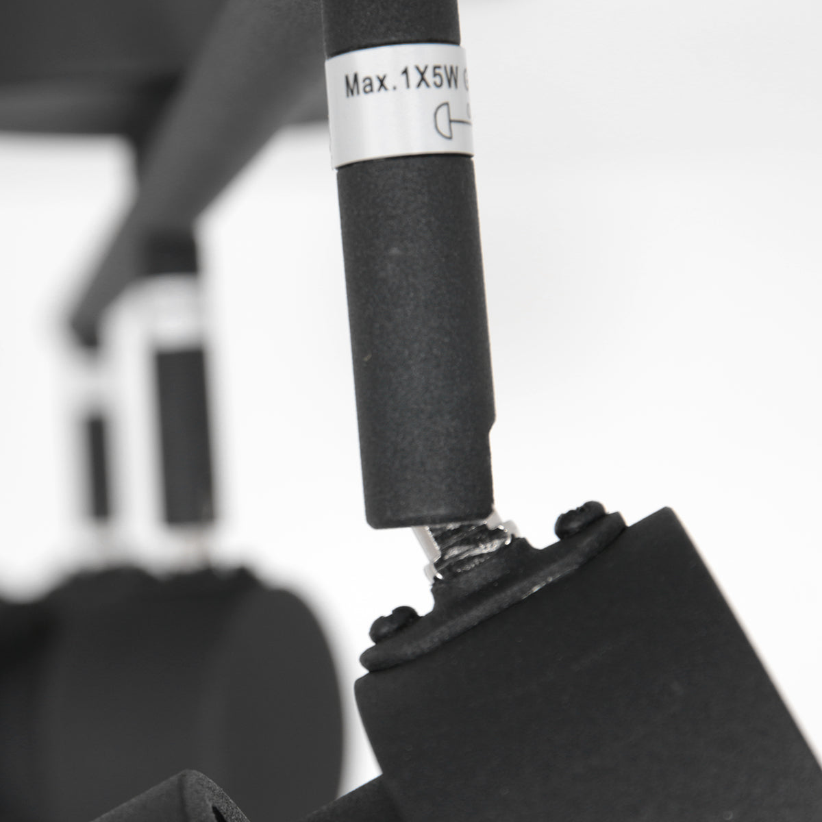 moderne-spot-zwart-metaal-steinhauer-natasja-led-variant-image10