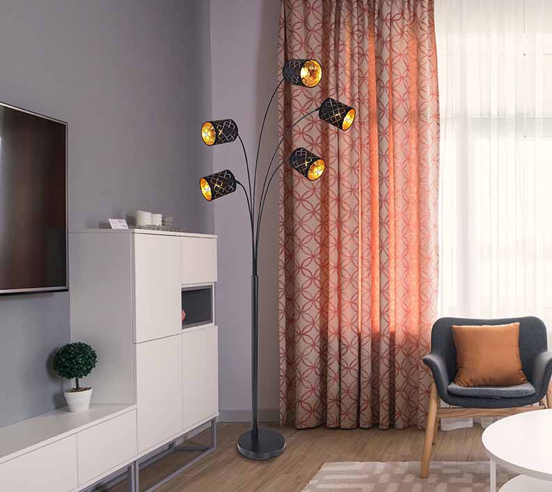 zwarte-retro-metalen-vloerlamp-globo-clarke-variant-image4