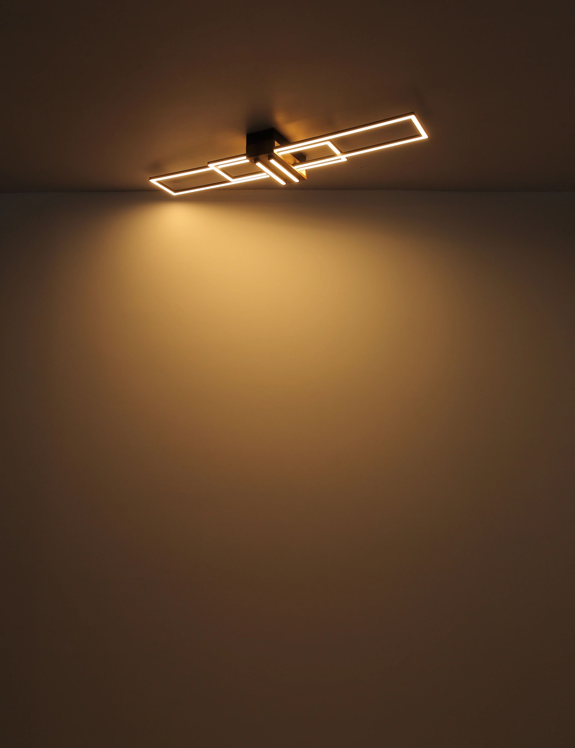 moderne-plafondlamp-met-houtlook-en-metaal-dakari-variant-image4