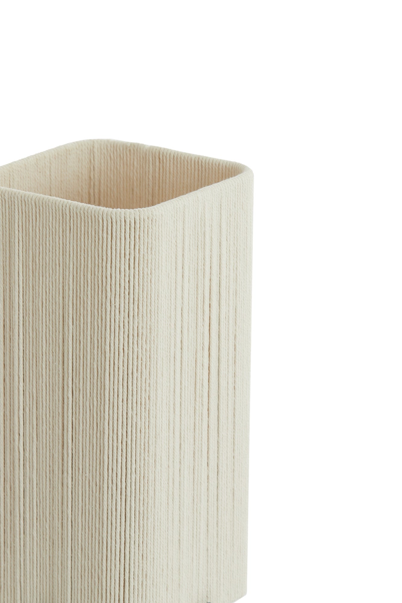 tafellampje-met-beige-rechthoekige-kap-light-living-wyn-variant-image5