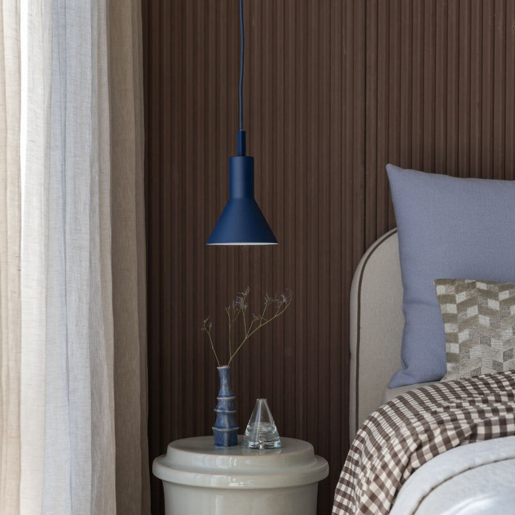 Lampadario in metallo blu scuro raffinato It's About RoMi Stavanger – foto d'ambiente