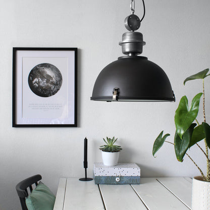 koepelvormige-ruw-zwarte-hanglamp-metaal-glas-steinhauer-bikkel-variant-image2