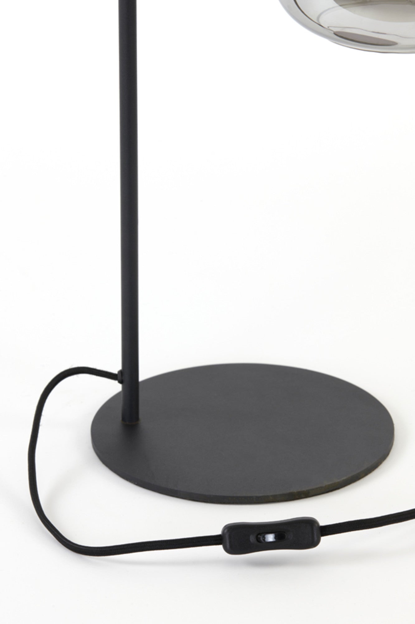 rookgrijze-glazen-tafellamp-met-stijl-light-living-lekar-variant-image6