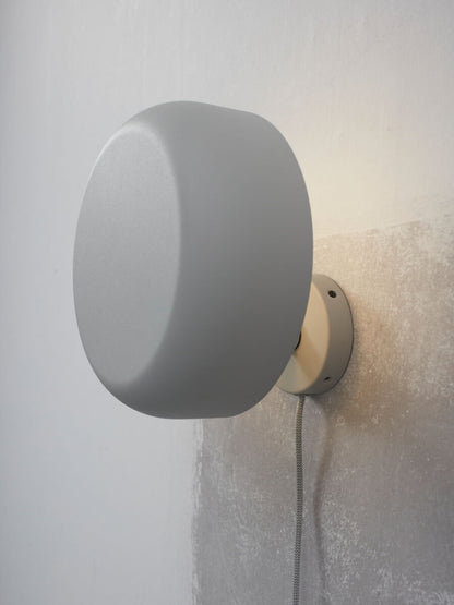 grijze-ronde-retro-wandlamp-its-about-romi-porto-variant-image2