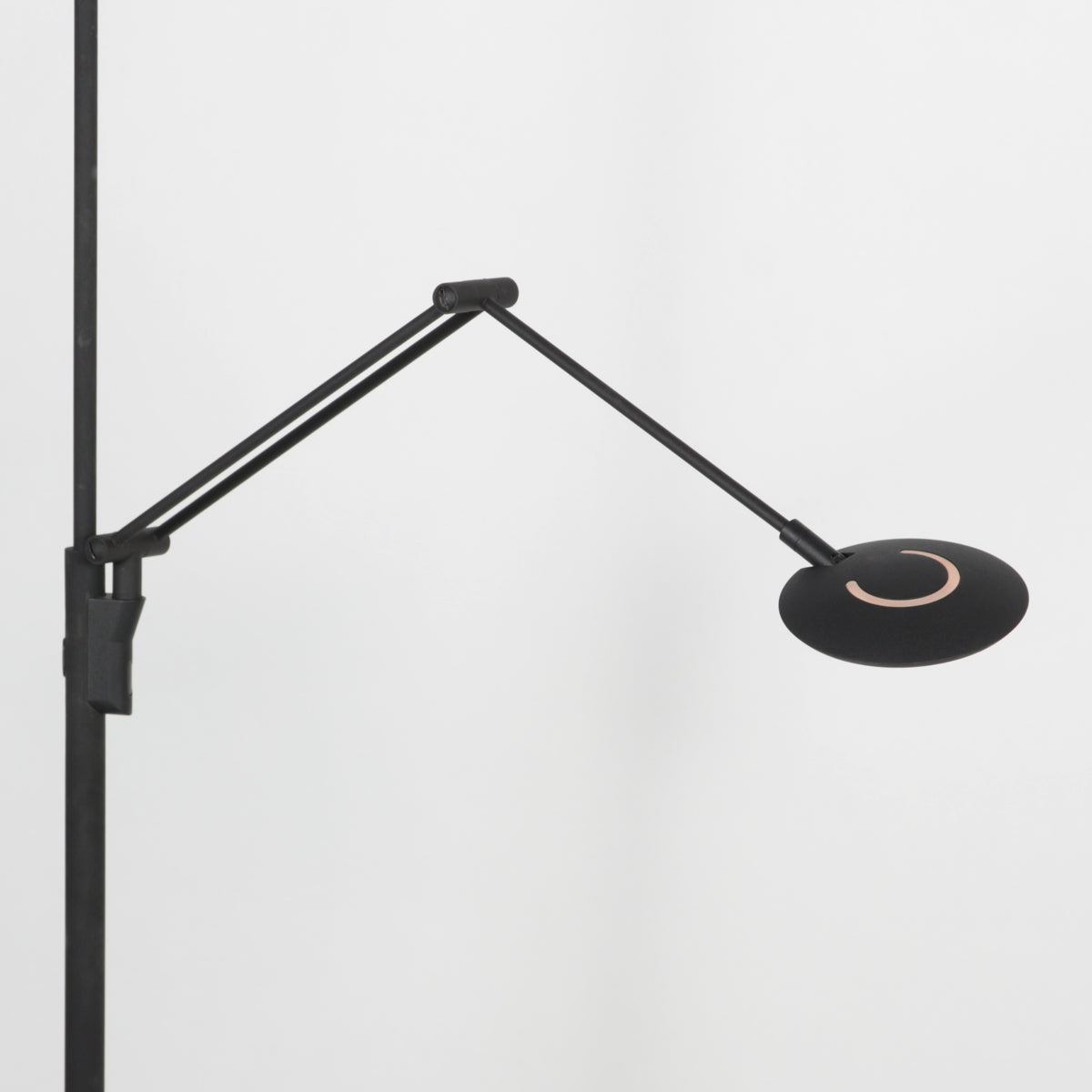 zwarte-vloerlamp-zenith-2-met-uplight-en-leesarm-variant-image12