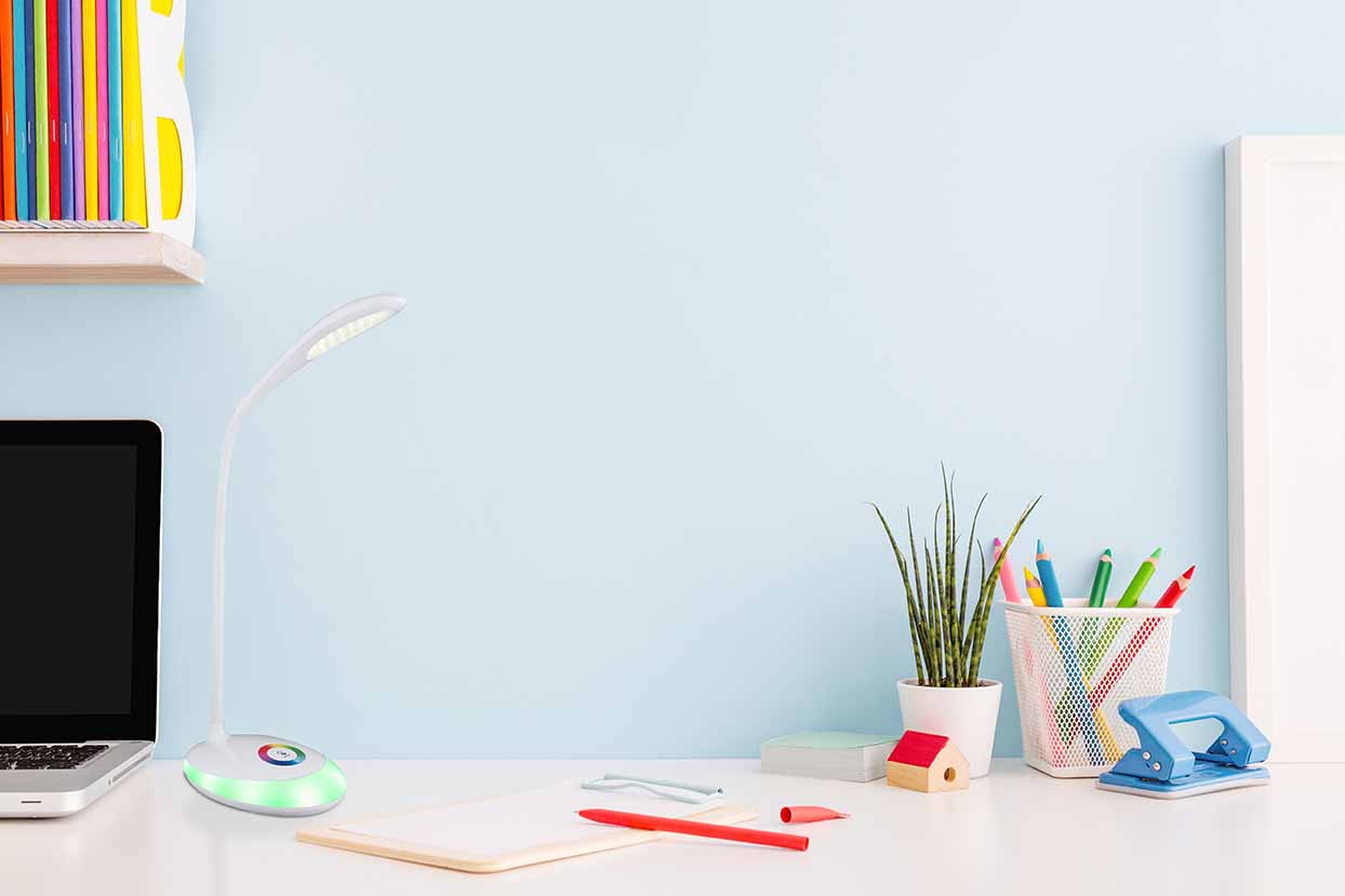 witte-ovale-tafellamp-kleuraanpasbaar-kunststof-globo-minea-variant-image3