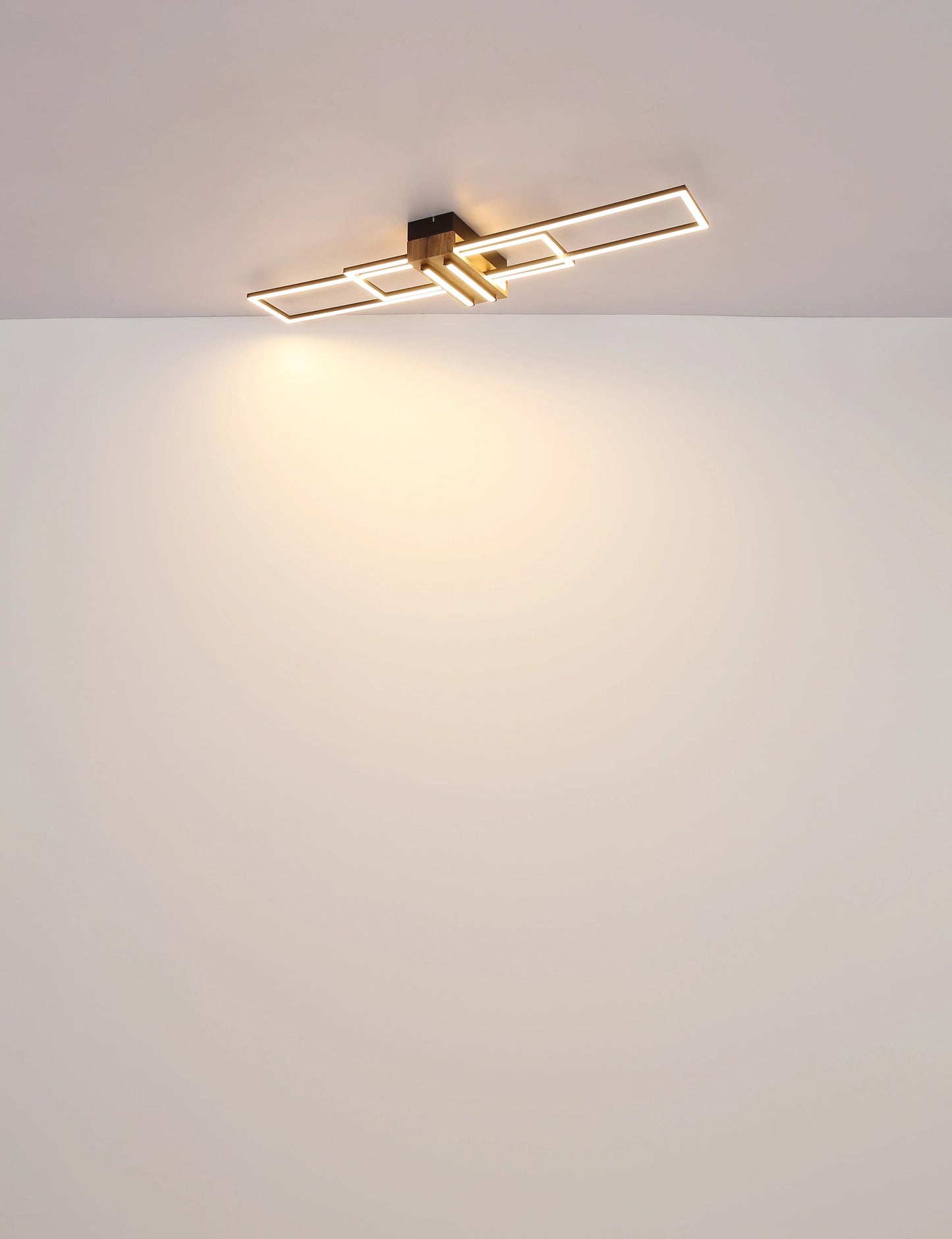 moderne-plafondlamp-met-houtlook-en-metaal-dakari-variant-image5