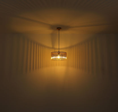 eigentijdse-plafondlamp-met-rookkleurige-acrylstangen-leeds-variant-image3
