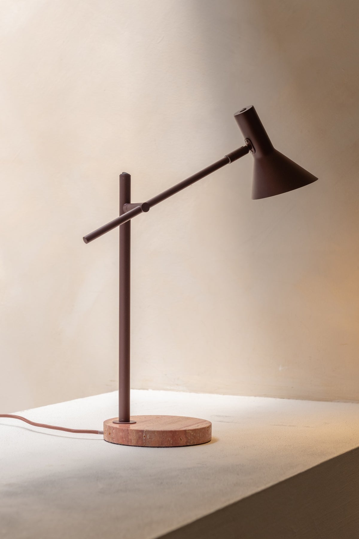 Lampă de masă travertin bordeaux elegant It's About RoMi Izmir – imaginea 3