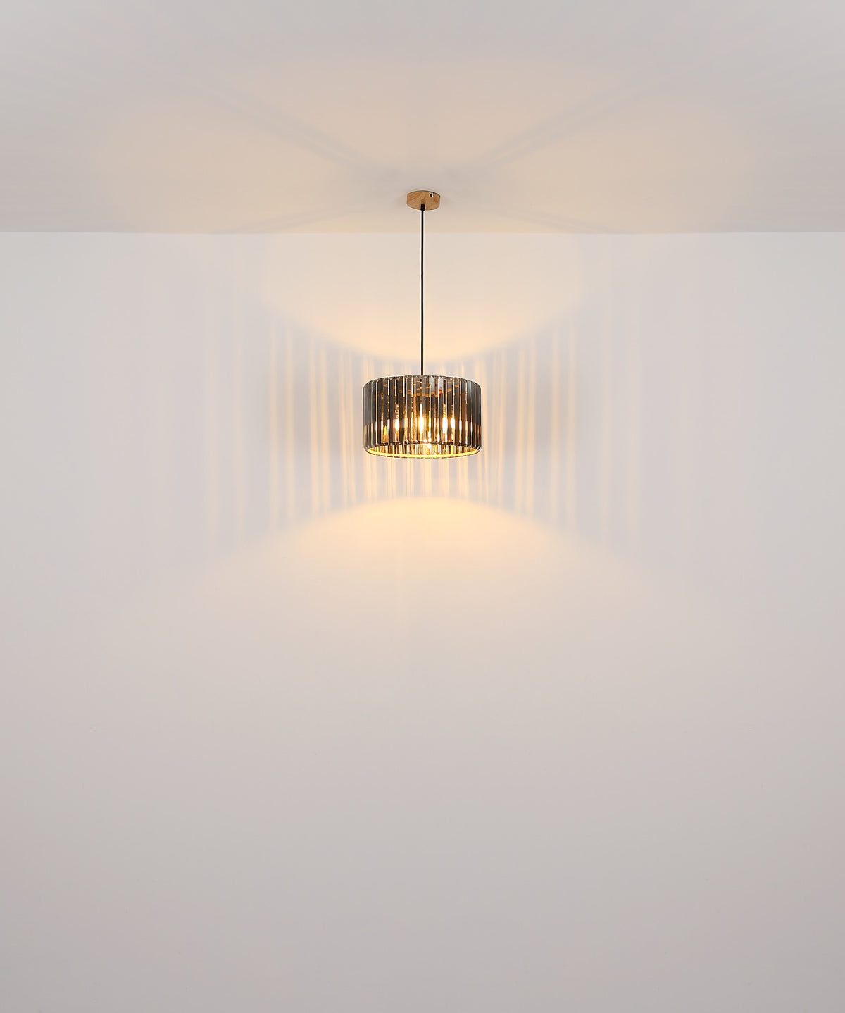 Lustre elegante de cor madeira em cristal – imagem 5