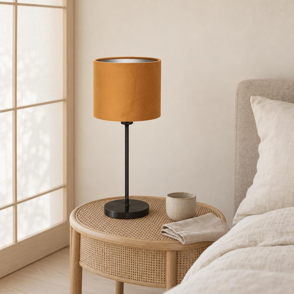 Svart och guldfärgad bordslampa Mexlite Noor – miljöbild