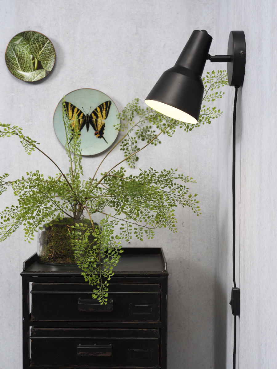retro-metalen-zwarte-wandlamp-its-about-romi-valencia-variant-image4