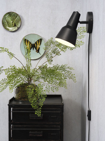 retro-metalen-zwarte-wandlamp-its-about-romi-valencia-variant-image4