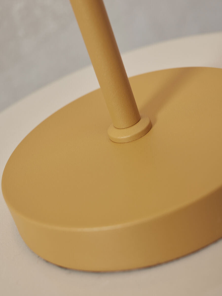 metalen-retro-oranje-tafellamp-its-about-romi-porto-variant-image8