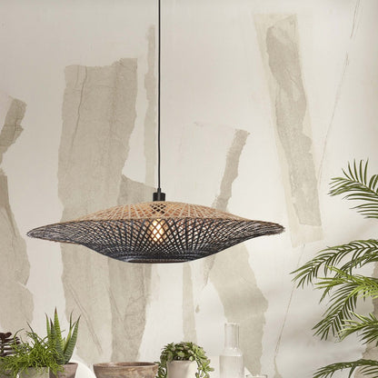 naturel-zwarte-schotelvorm-bamboe-hanglamp-l-good-mojo-kalimantan-ai-sfeer_image