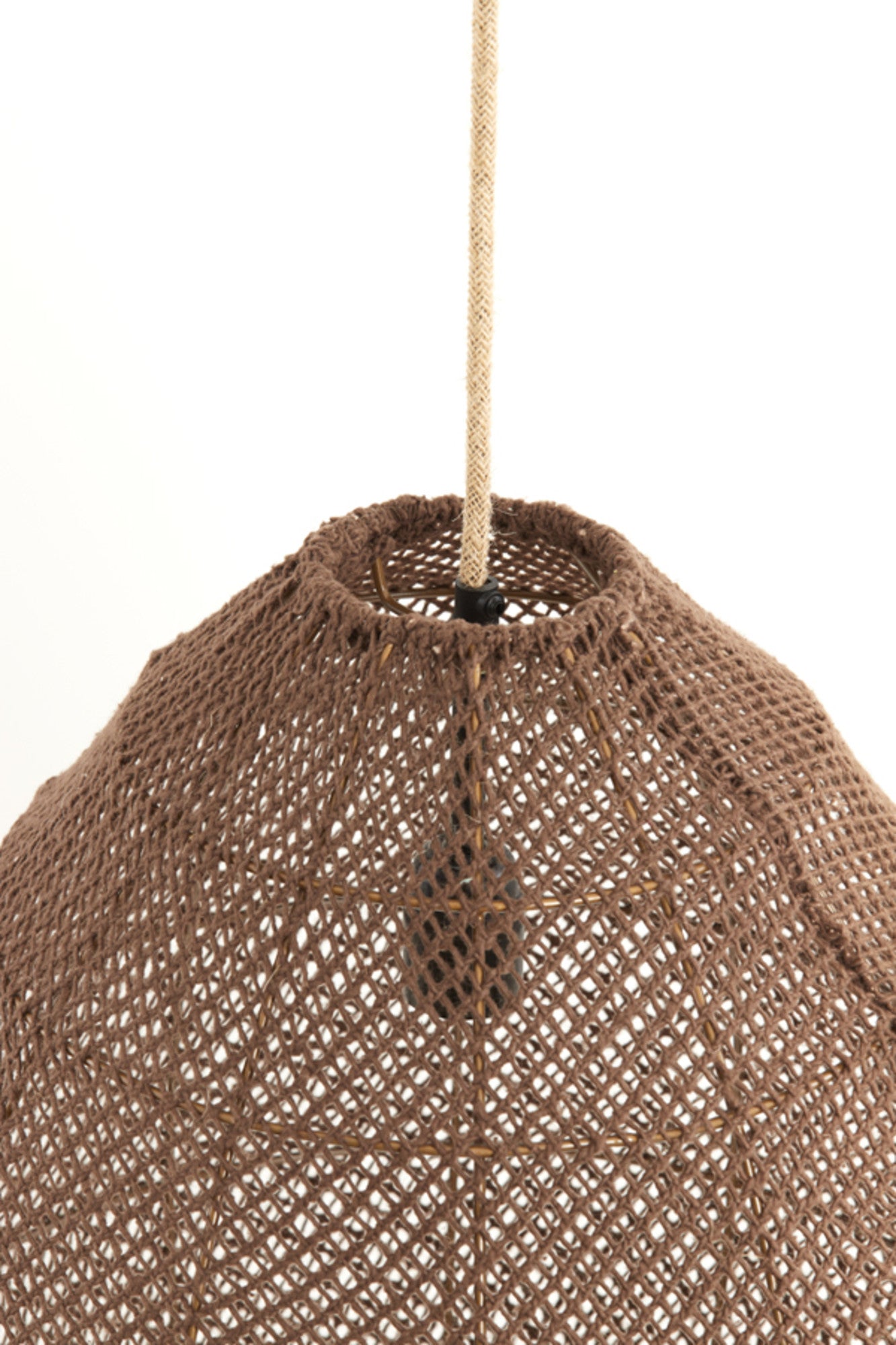 bruine-rotan-hanglamp-met-vlechtwerk-light-living-makassar-variant-image7