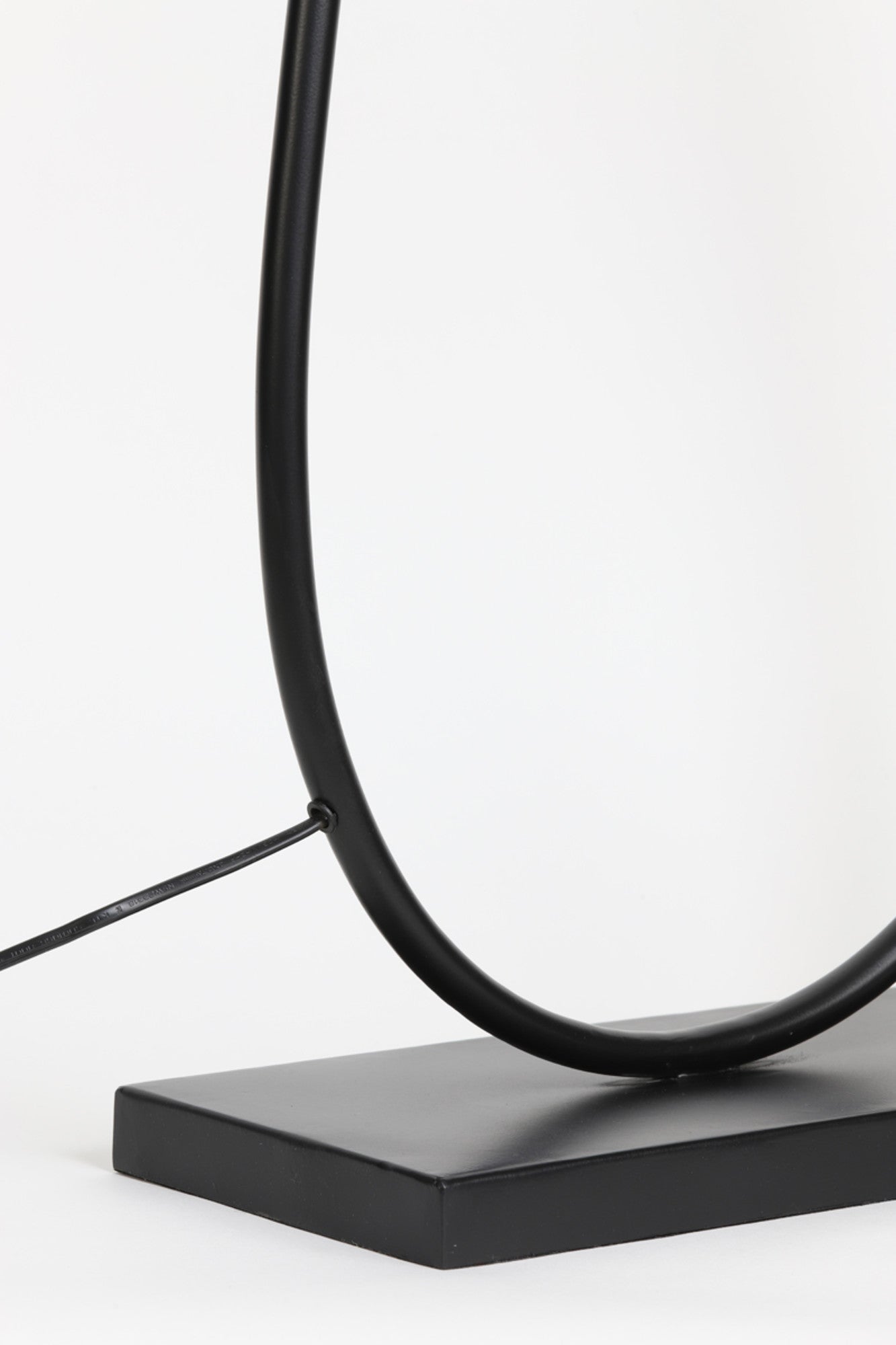 moderne-vloerlamppoot-zwart-druppel-vorm-light-living-tamsu-variant-image8