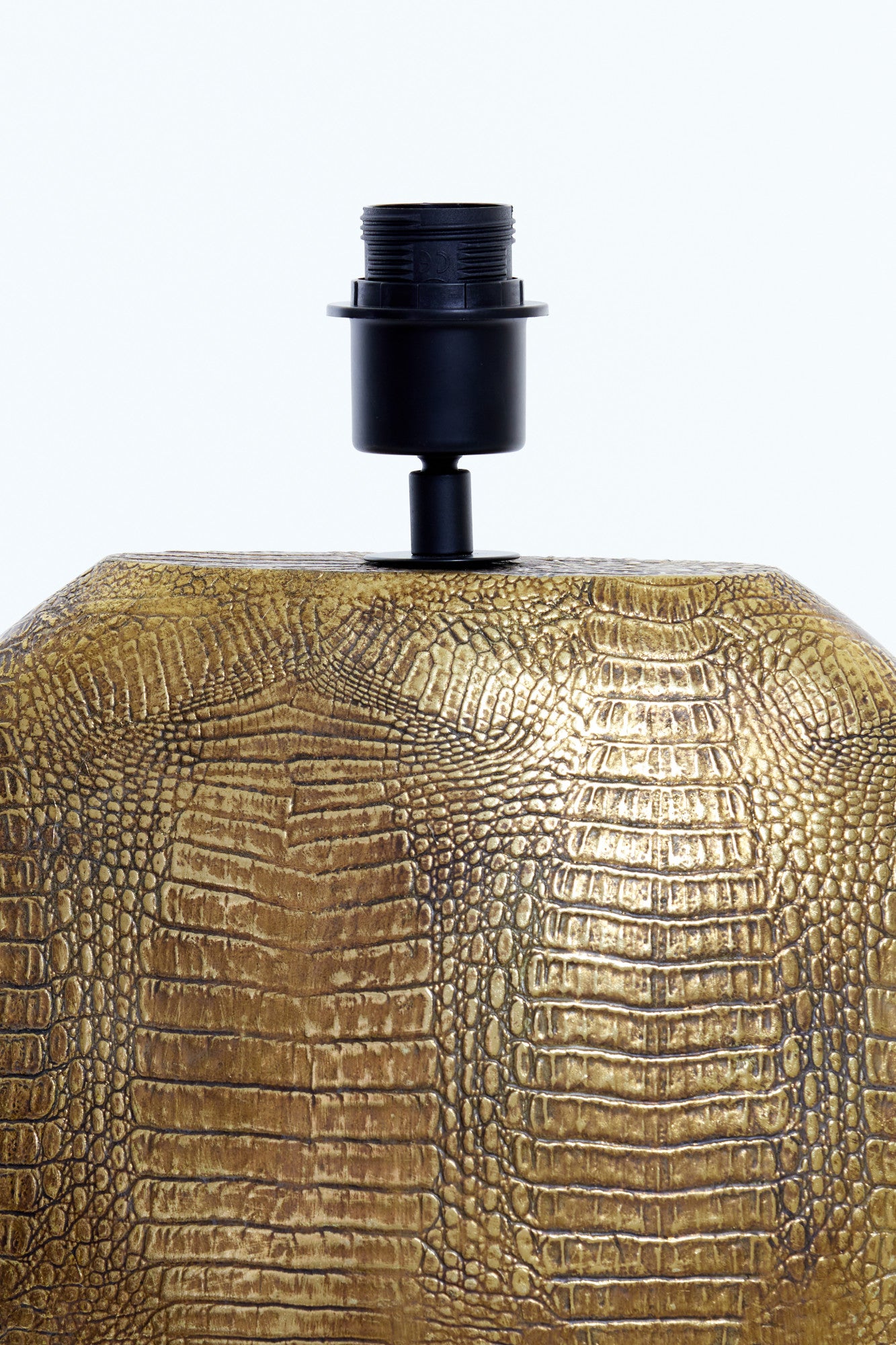 gouden-krokodillenhuid-lampenvoet-light-living-skeld-variant-image7