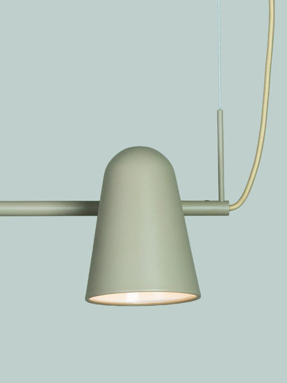 Lampada a sospensione a 3 luci di metallo color sabbia Sfeervol It's About RoMi Salamanca – immagine 4
