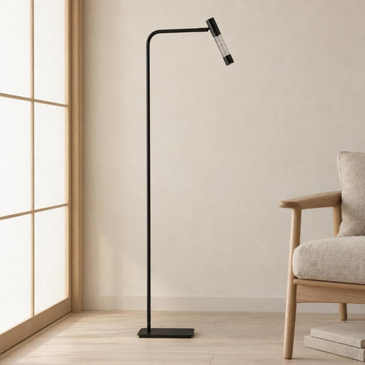 slanke-zwarte-vloerlamp-met-dim-to-warm-led-steinhauer-alisio-ai-sfeer_image