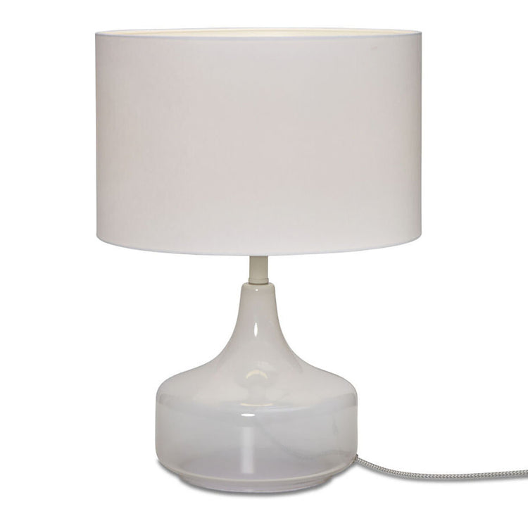 witte-metalen-katoenen-scandinavische-tafellamp-its-about-romi-reykjavik-main-image