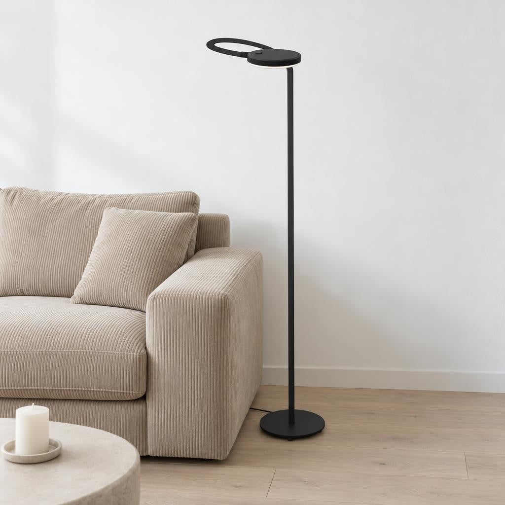 Candeeiro de Pé Preto Ajustável Mexlite Platu – fotografia de ambiente