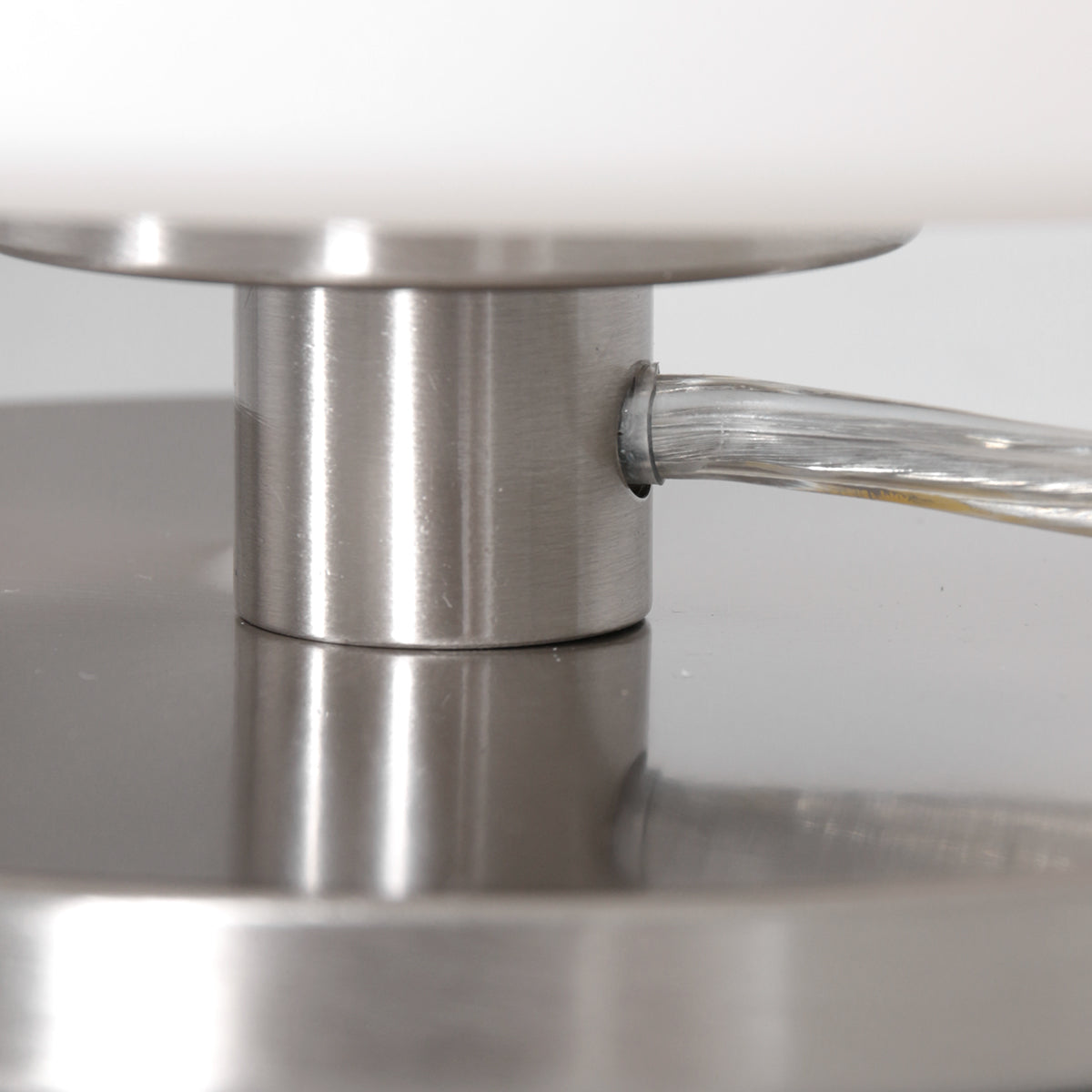 staalkleurige-moderne-tafellamp-melkglas-steinhauer-ancilla-variant-image6