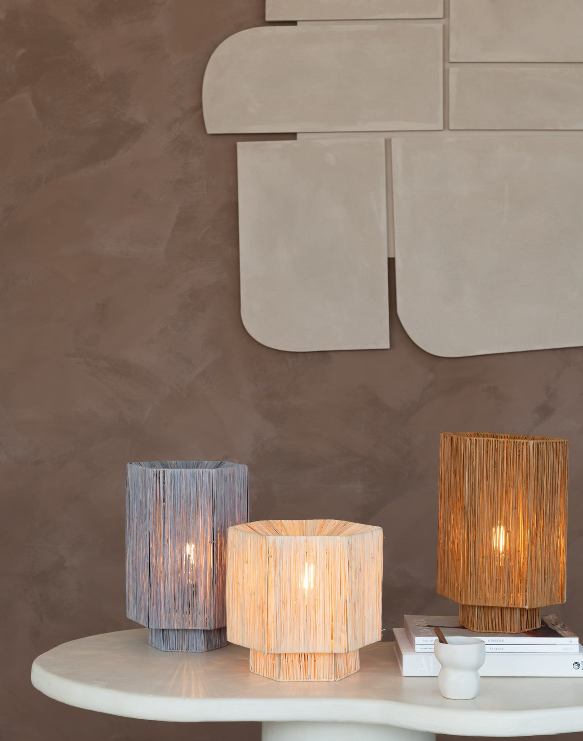 Grande lâmpada de mesa de raffia marrom GOOD&MOJO Panama – imagem 9