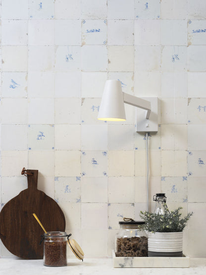 witte-conische-wandlamp-draaibaar-its-about-romi-biarritz-variant-image1