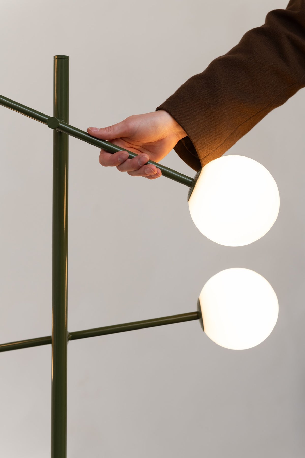 Subtílna zelená sklená stojaca lampa 4 svetlá It's About RoMi Kodaň – obrázok 5