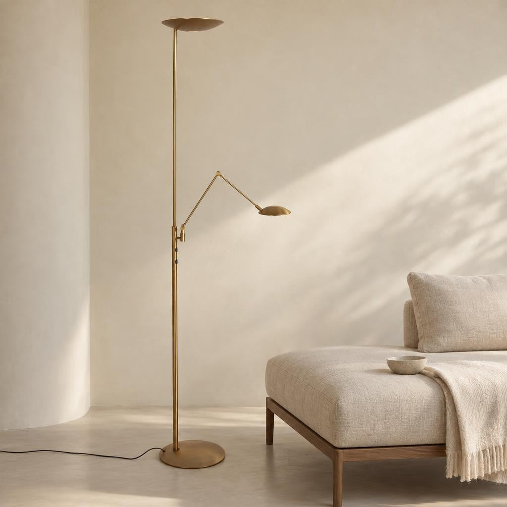 Daphne 2 bronzová stojací lampa s čtecím ramenem – fotografie v interiéru