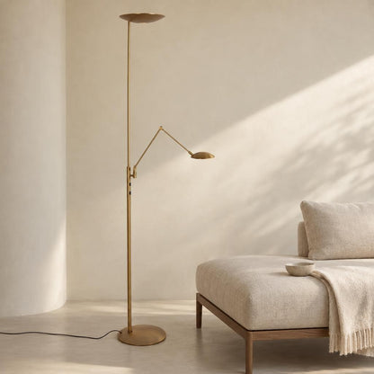 Daphne 2 bronzová stojací lampa s čtecím ramenem – fotografie v interiéru