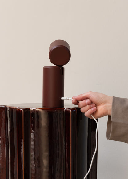 Bordeauxrode aluminium tafellamp met richtbare kop It's About RoMi Milan – maattekening